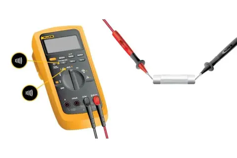 Multimetr Fluke pokazuje, jak sprawdzić w którym miejscu jest przerwany kabel, mierząc ciągłość.