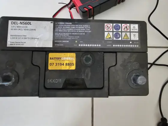 Bulgotanie akumulatora podczas ładowania - kiedy jest groźne?