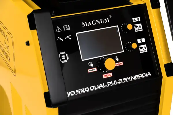 Panel sterowania spawarki MAGNUM MIG 520 DUAL PULS SYNERGIA z ekranem, pokrętłami i przyciskami.